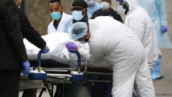 مسؤولة أمريكية: وفيات كورونا بالولايات المتحدة قد تصل لـ200 ألف