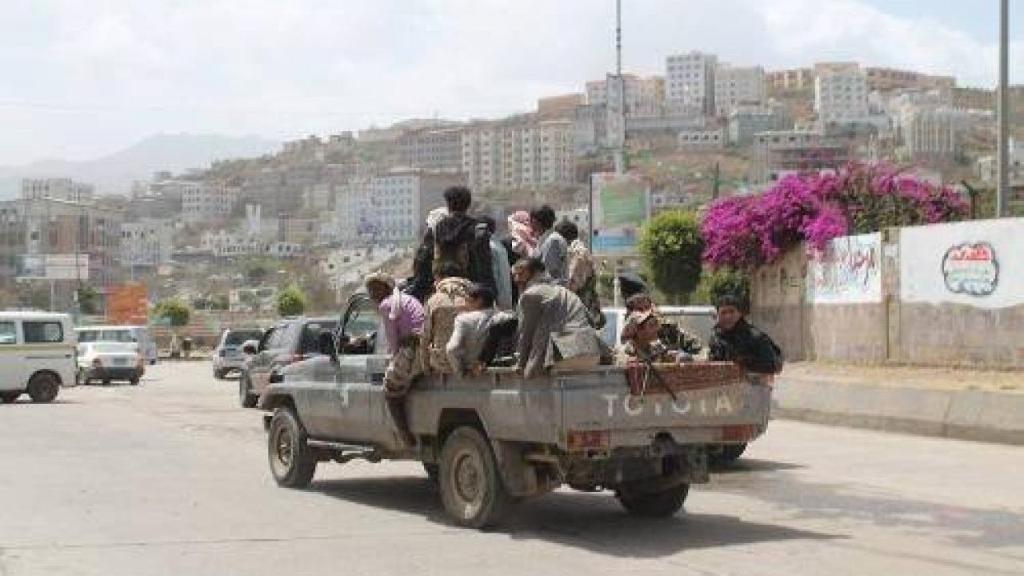 مليشيا الحوثي تختطف ثلاثة ناشطين بمحافظة إب على خلفية آراء لهم في مواقع التواصل