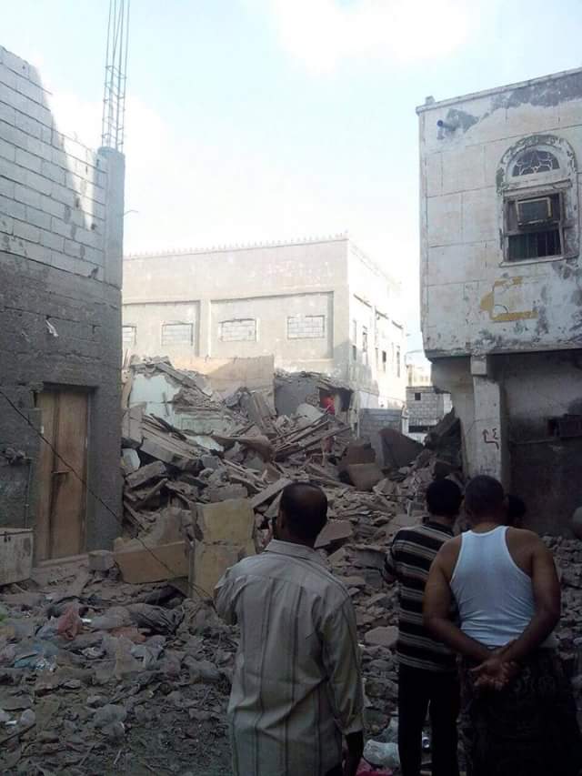 صورة المنزل الذي فجره الحوثيون بحارة اليمن