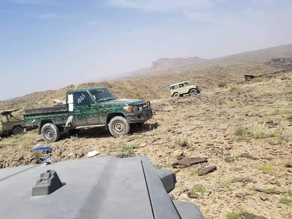 رجال الجيش والقبائل يحررون مناطق جديدة في رحبة ويغنمون أطقم الحوثي