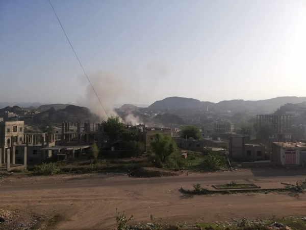 مقتل 3 مدنيين بقصف حوثي استهدف حيًا سكنيًا شرقي تعز