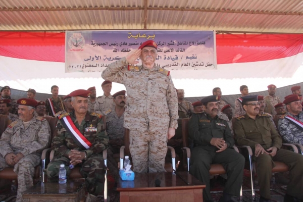 قائد المنطقة العسكرية الأولى: الحوثي وداعش وجهان لعملة واحدة 